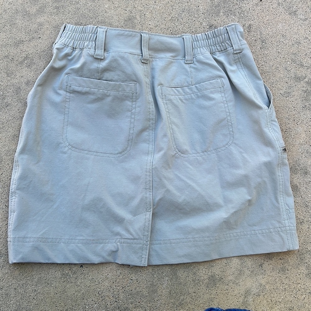Athleta Beige Trekkie Hiking Skort Women's Size 2 - Picture 7 of 8